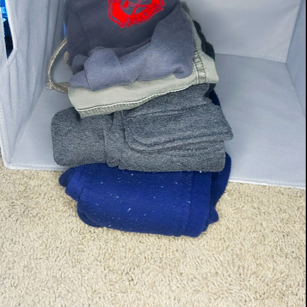 Boy pants size 3 and 4